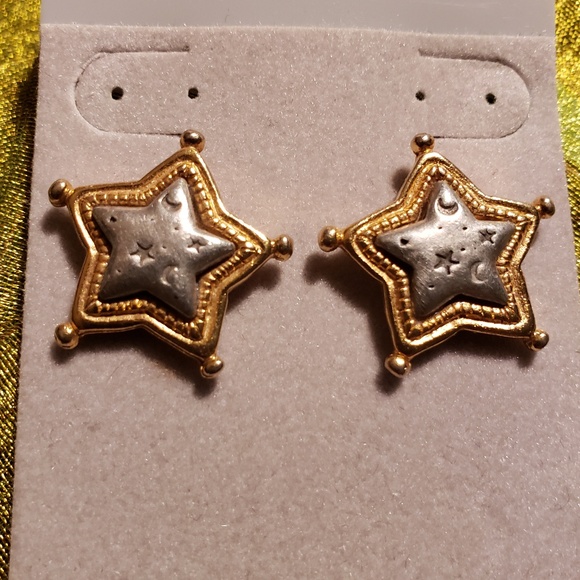 ☆ 90s Vintage Holiday Star Embossed Earrings ☆ - Picture 1 of 4
